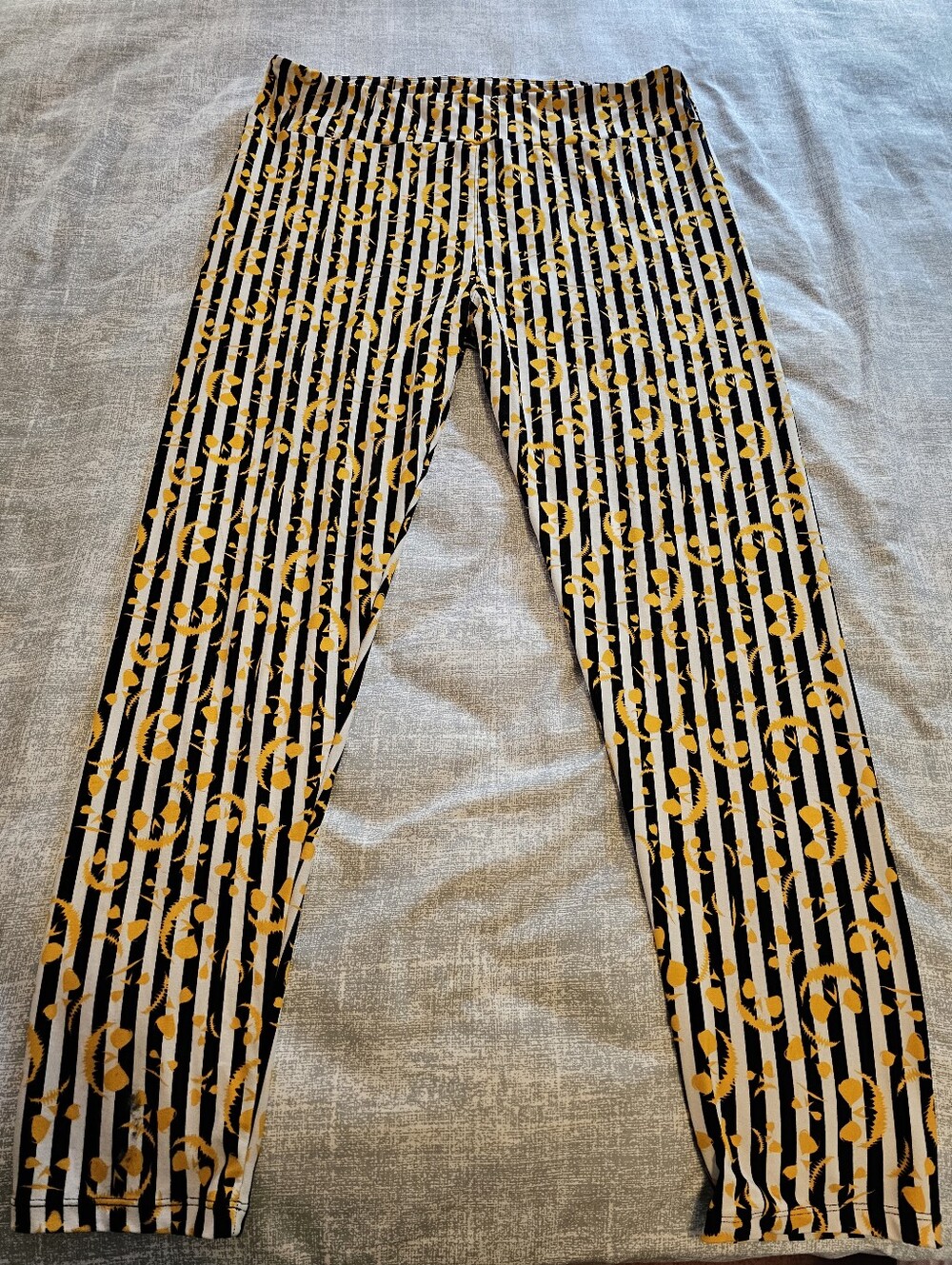 LuLaRoe Halloween TC2 Yellow black stripe spooky face chesire cat face
